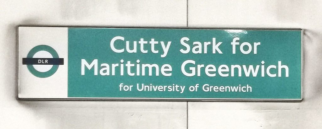 Schild der DLR Station Cutty Sark for Maritime Greenwich in London