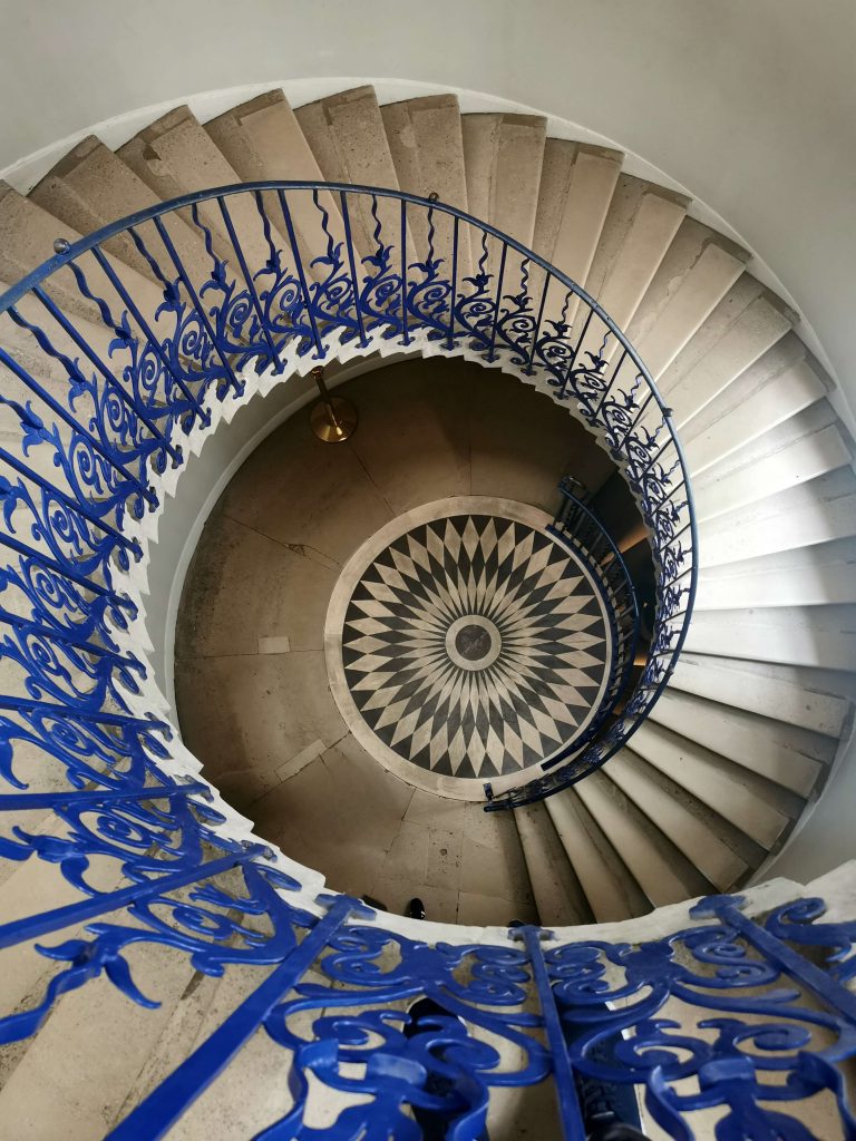 Elegante Spiraltreppe "Tulip Staircase" im Queen’s House in Greenwich London