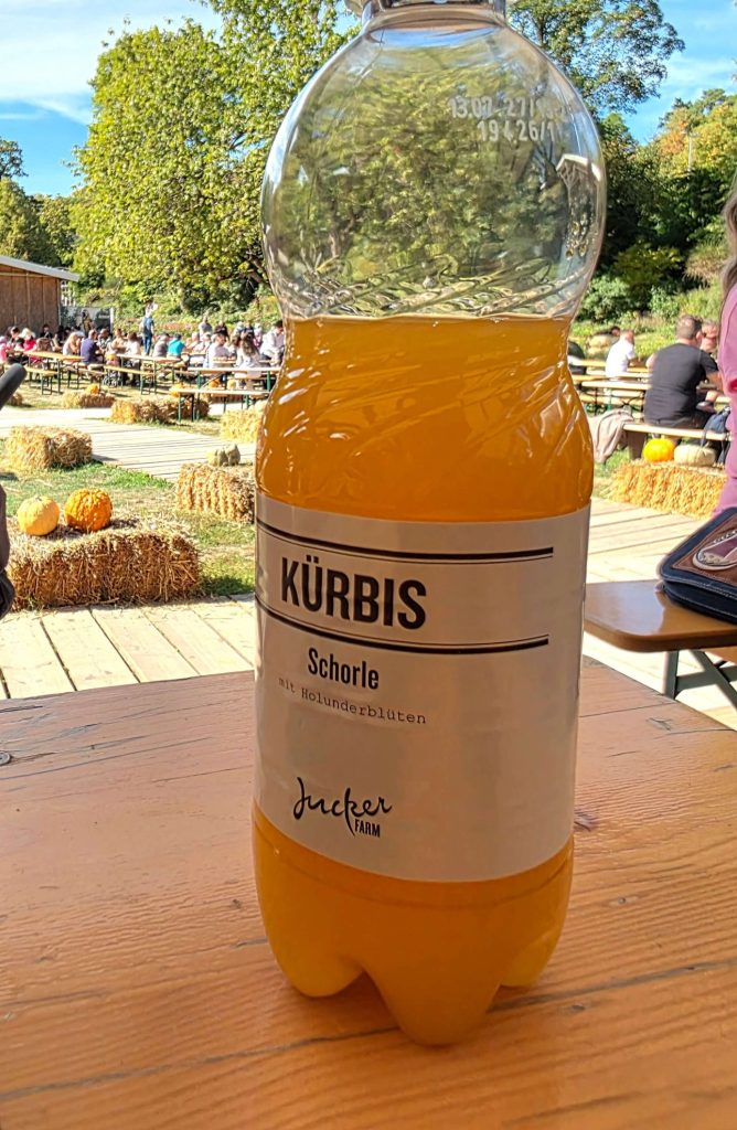 Kürbis-Schorle bei der Kürbisausstellung Ludwigsburg