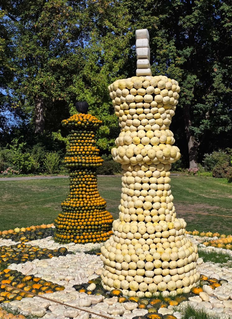 Schachfiguren aus Kürbissen bei der Kürbisausstellung Ludwigsburg